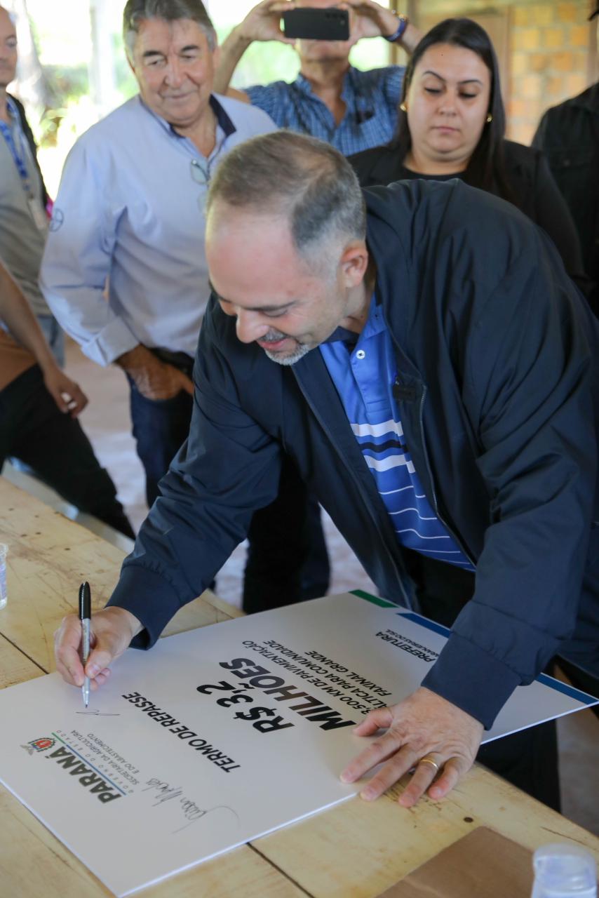Artagão Júnior e prefeito Jaison Mendes anunciam obras de asfalto para as comunidades
